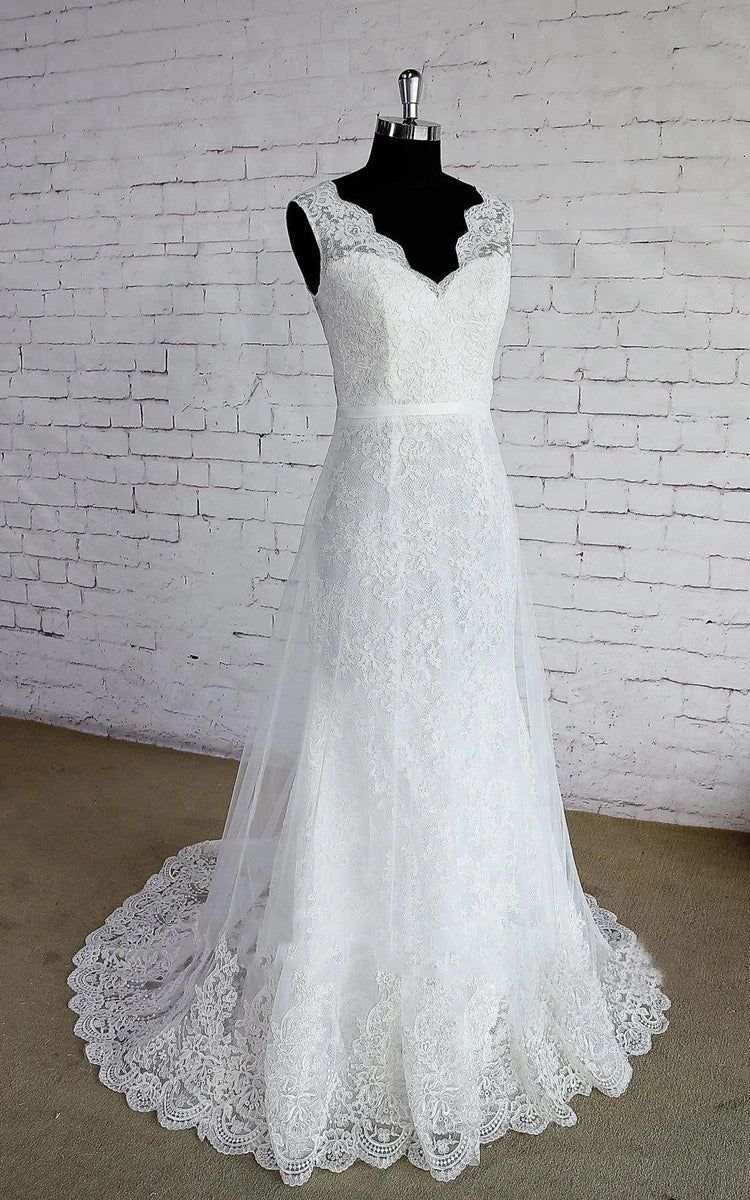 V-Neck Sleeveless Lace Appliques A-Line Sweep Train Zipper Wedding Dress