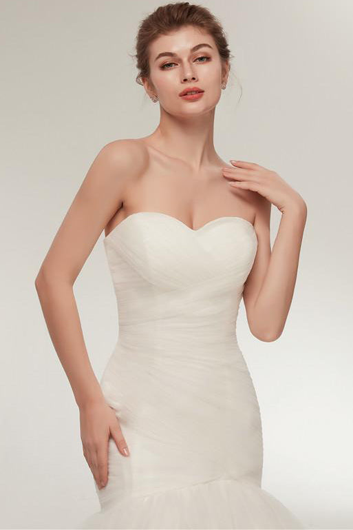 Long Lace-Up Sweetheart Mermaid Ivory Wedding Dress with Train