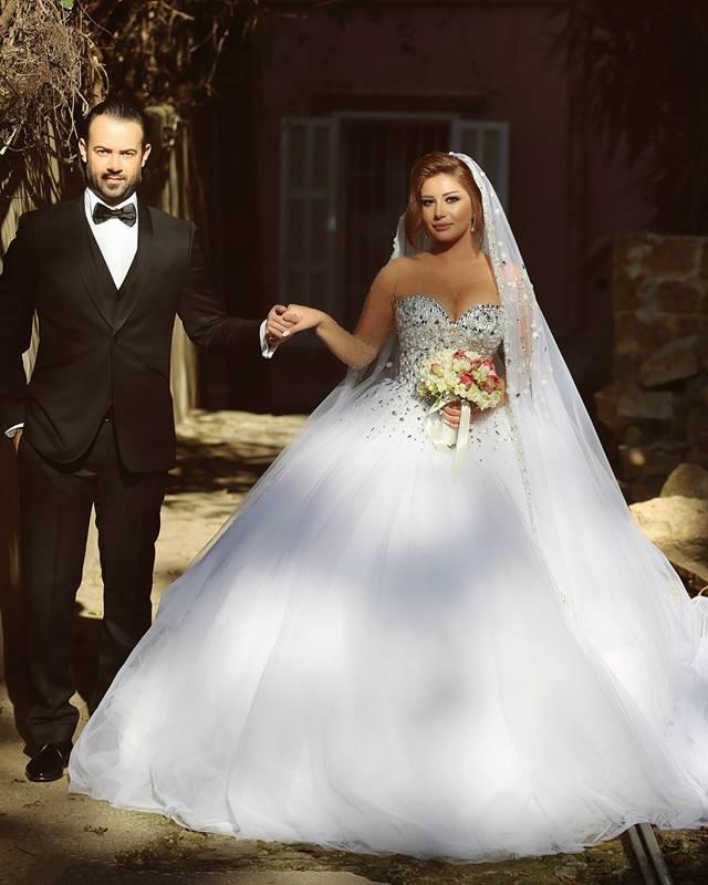 2019 Wedding Dresses Sweetheart Crystal Beaded Ball Gowns