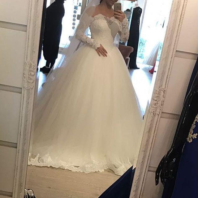 Elegant Off The Shoulder Wedding Dresses Ball Gowns Long Sleeves