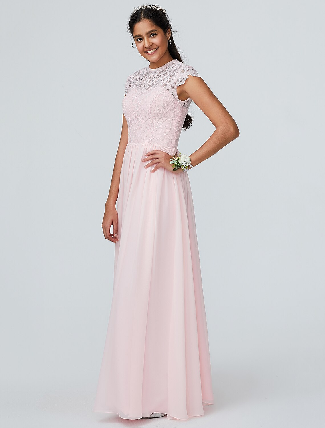 A-Line Bridesmaid Dress Jewel Neck Sleeveless Elegant Floor Length Chiffon with Lace
