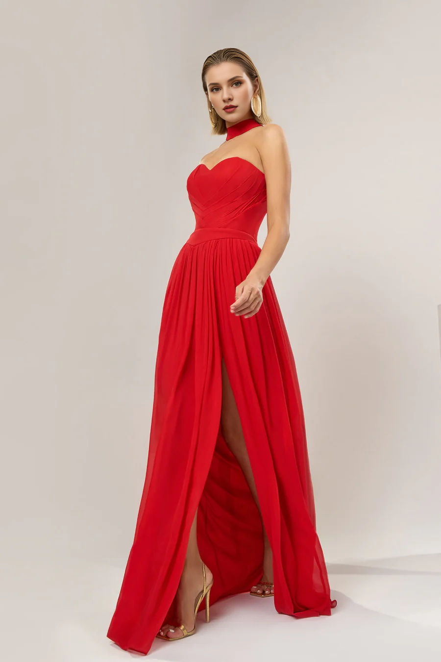 Hanging neck heart-shaped neckline and floor length gown evening dresses