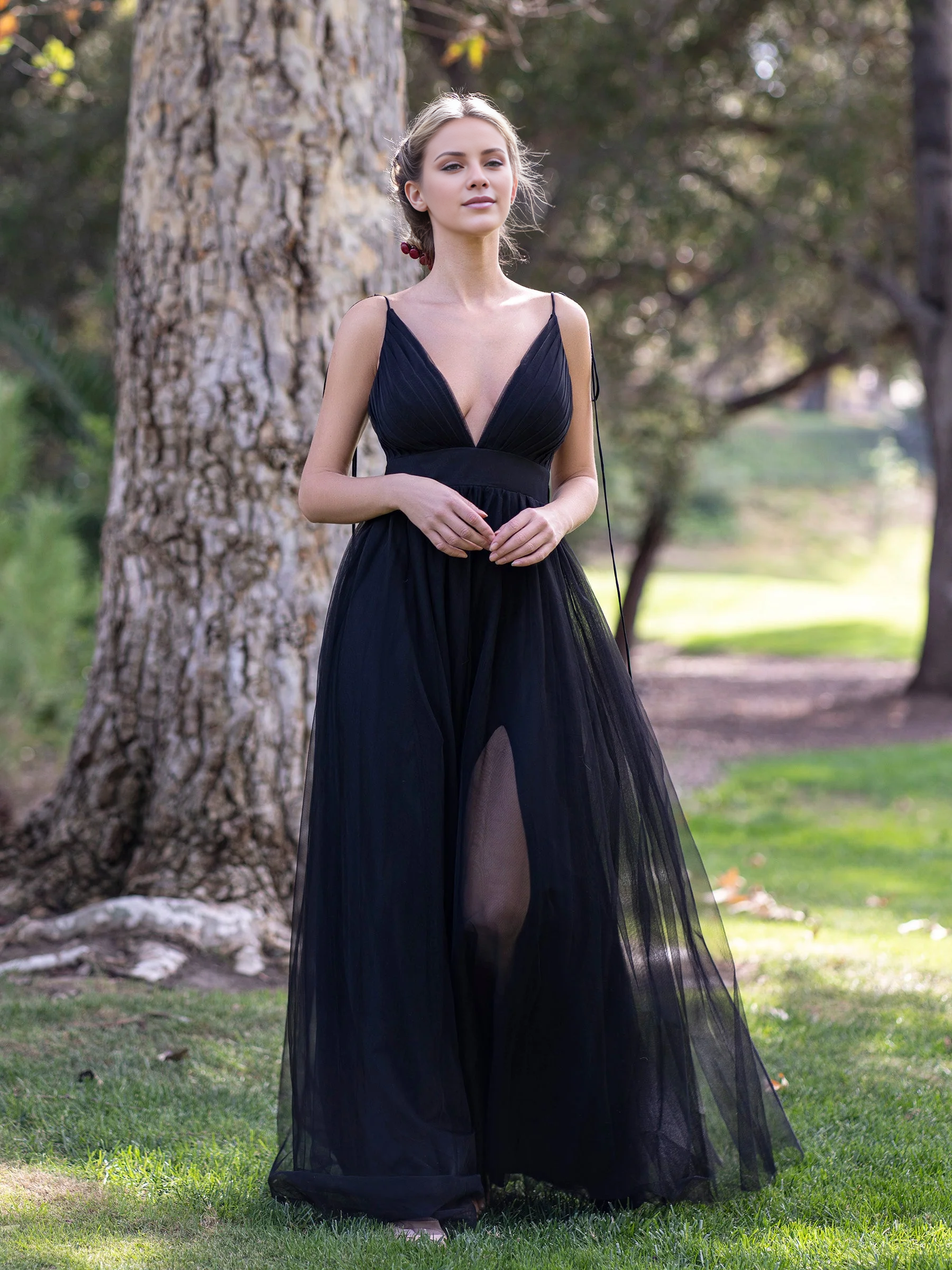 Deep V-neck chiffon large swing tail and floor length formal dress