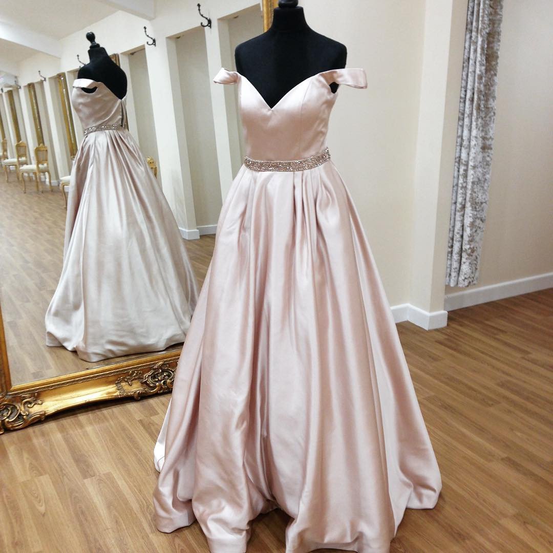 Off The Shoulder Sweetheart Long Satin Prom Dresses Ball Gowns