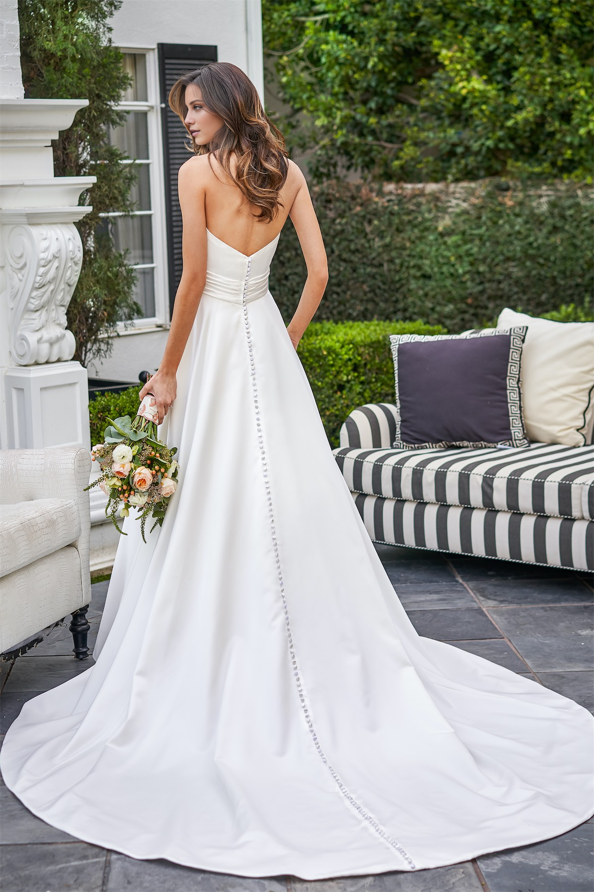 Satin A-line skirt heart-shaped neckline pleated waistband wedding dress