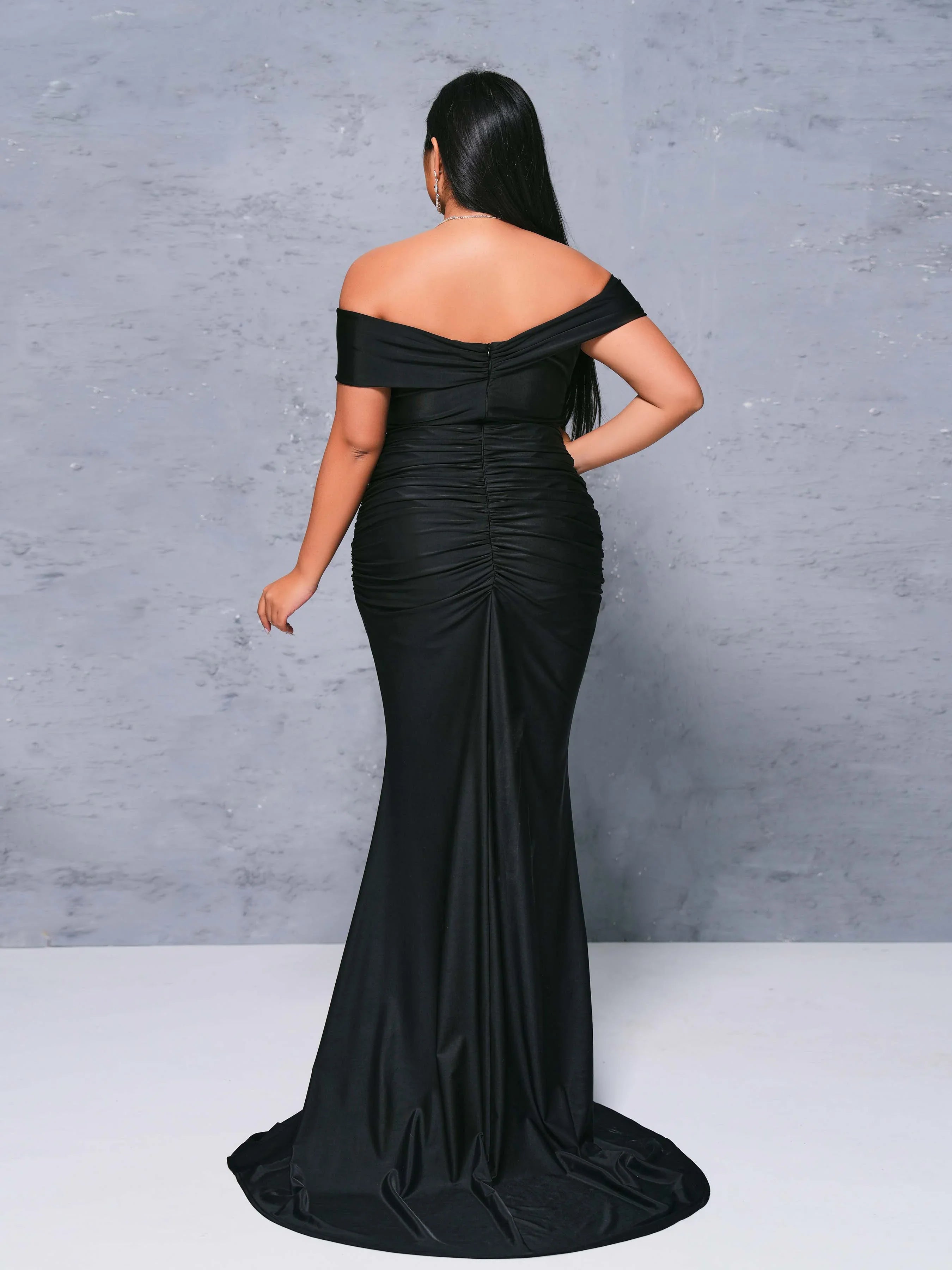 Off shoulder backless fishtail and floor length godowns evening dresses