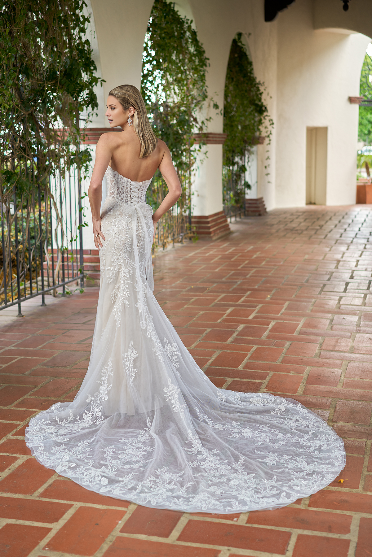 Mermaid lace chiffon strapless sweetheart corset and floor length wedding dress