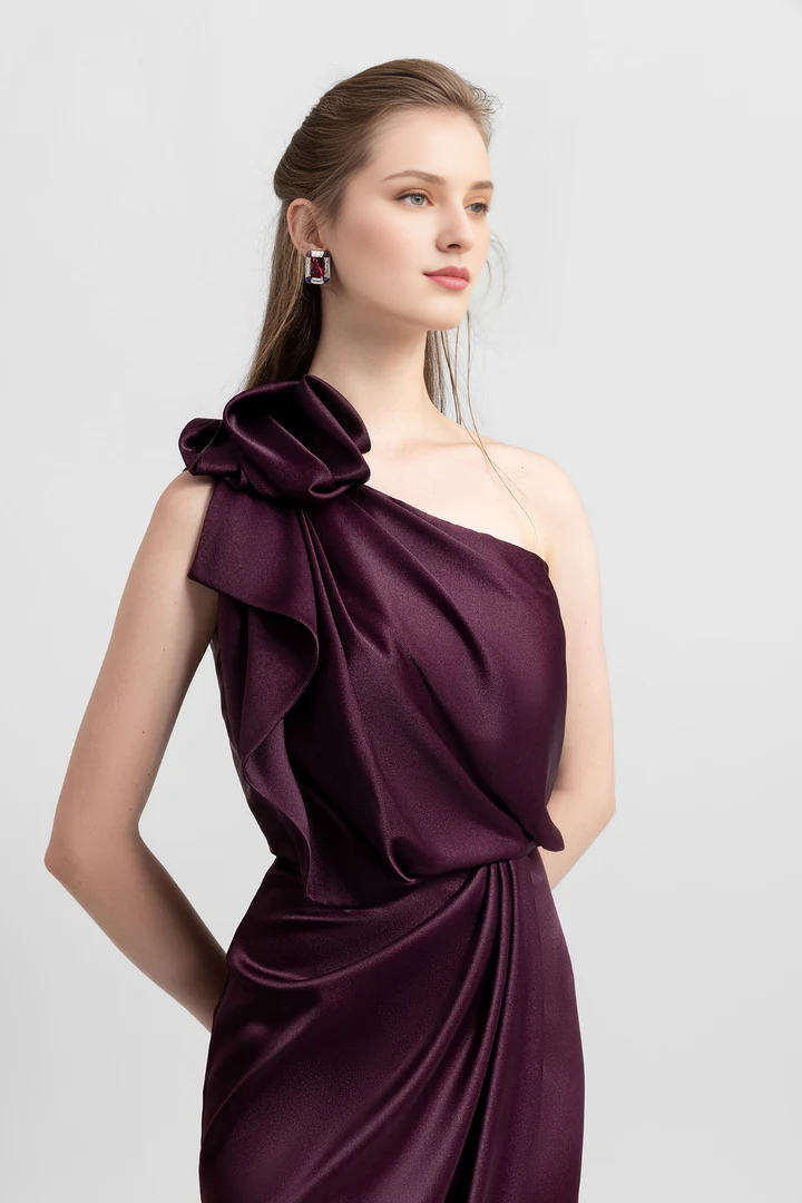 Hanging satin fabric and floor length gown evening dresses