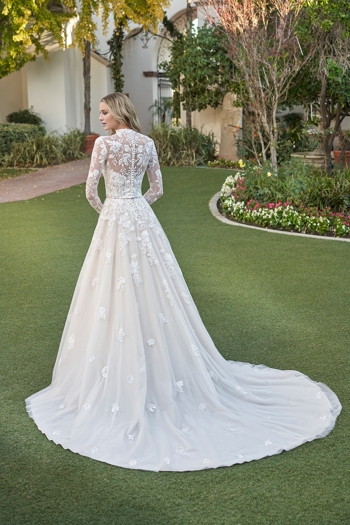 A-line strapless chicken heart collar high neck long sleeved and floor length wedding dress