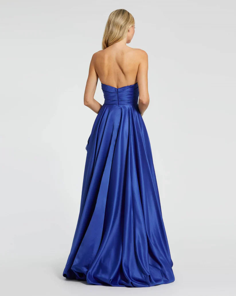 Sleeveless off-shoulder satin strapless neckline floor-length evening dress