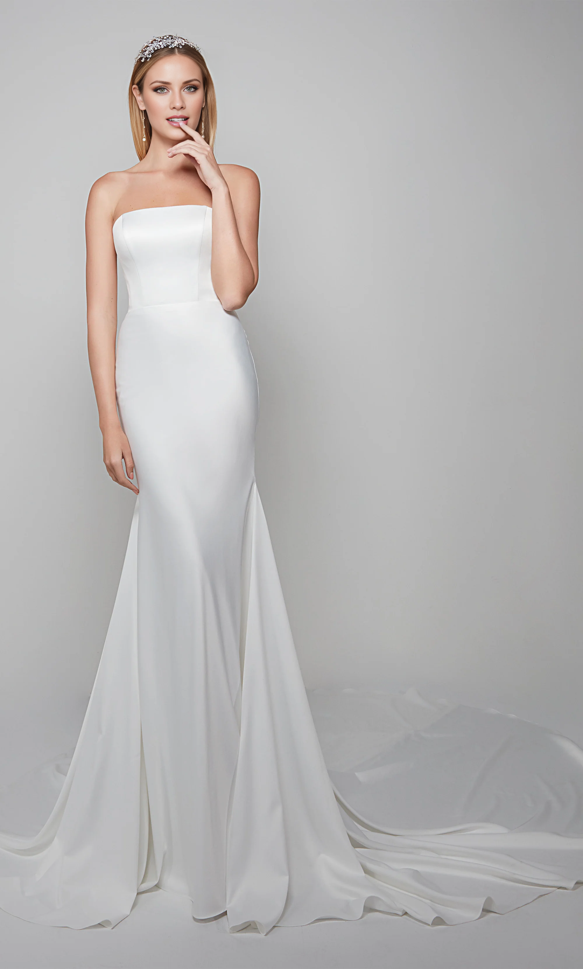 Perfect satin strapless mermaid backless satin bread button wedding dress
