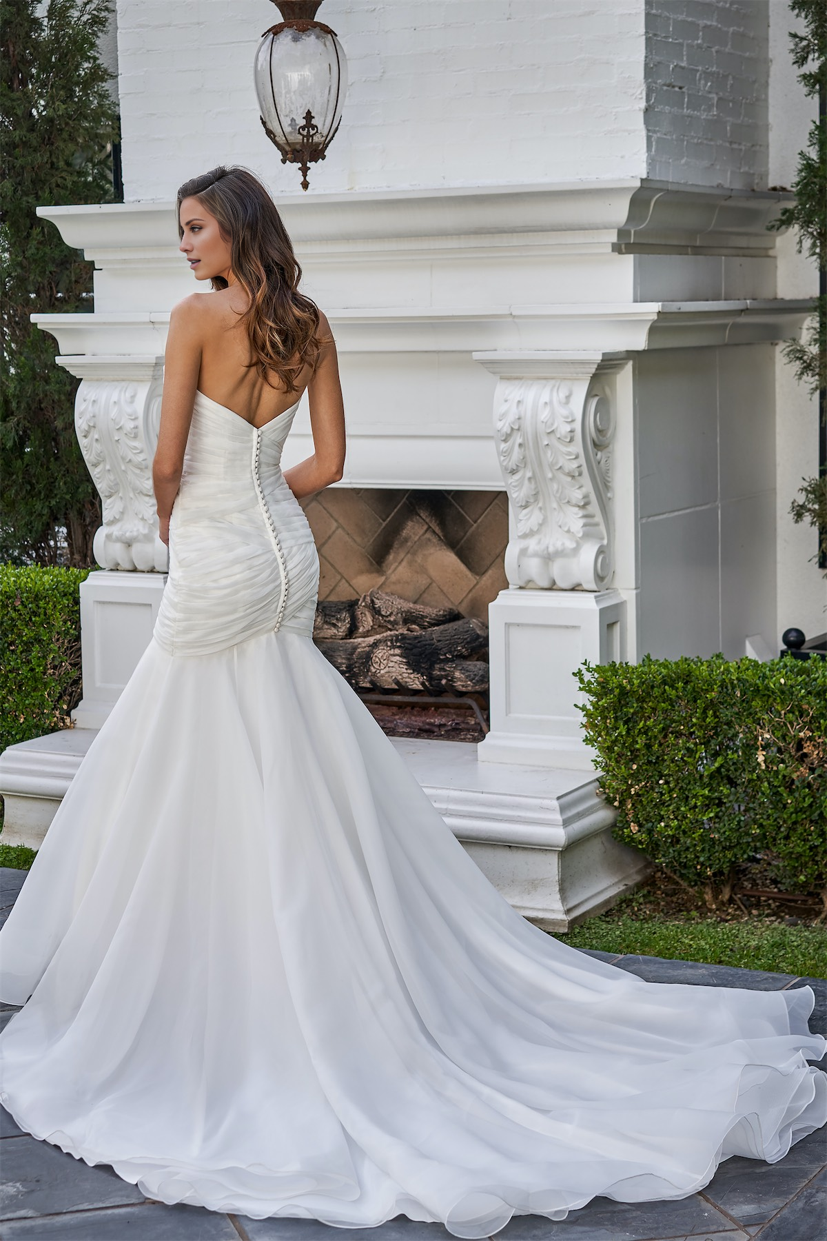 Classic Sweetheart strapless pleated pearl fishtail dress