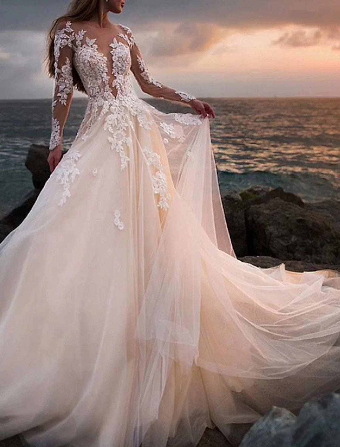 Aimishang Beach Open Back Wedding Dresses A-Line Illusion Neck Long Sleeve Court Train Lace Bridal Gowns With Appliques
