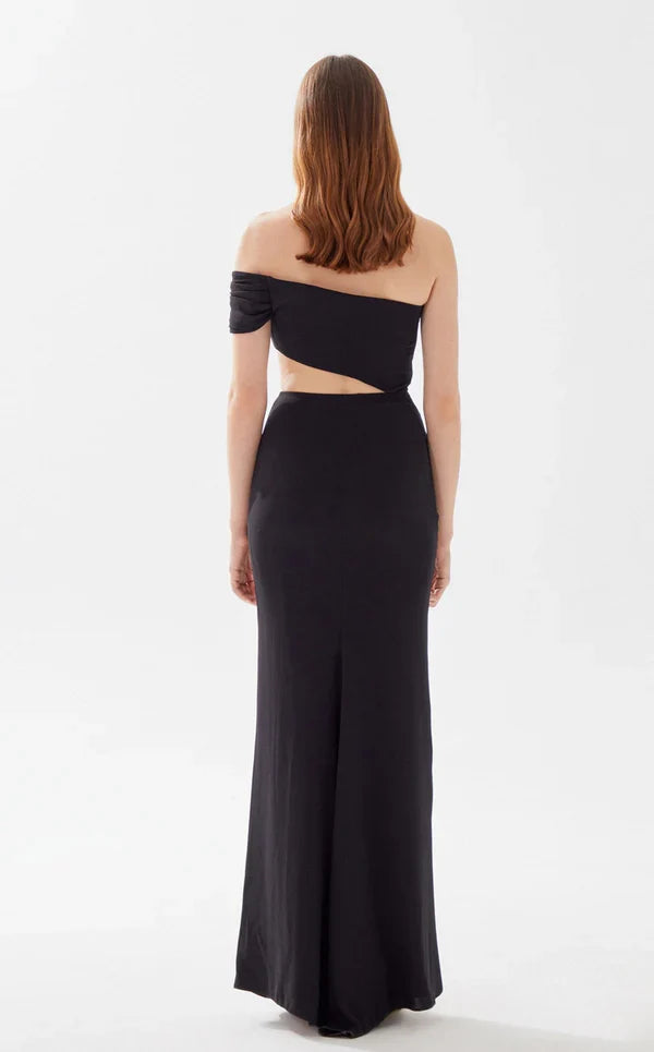 A-line heart-shaped collar shoulder baring tight fitting and floor length evening dress