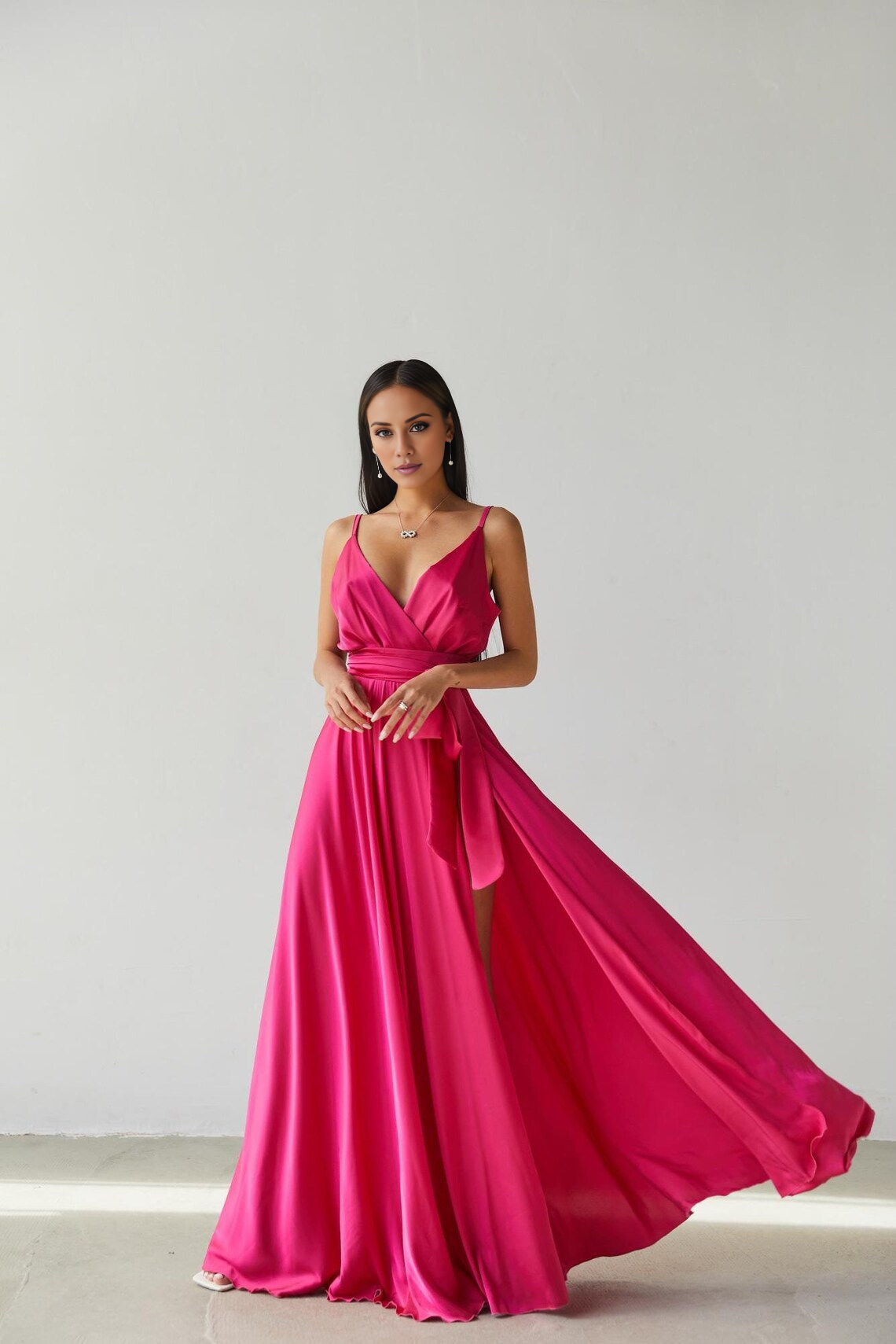 Jimiss slim shoulder strap V-neck side slit and floor length Prom dress