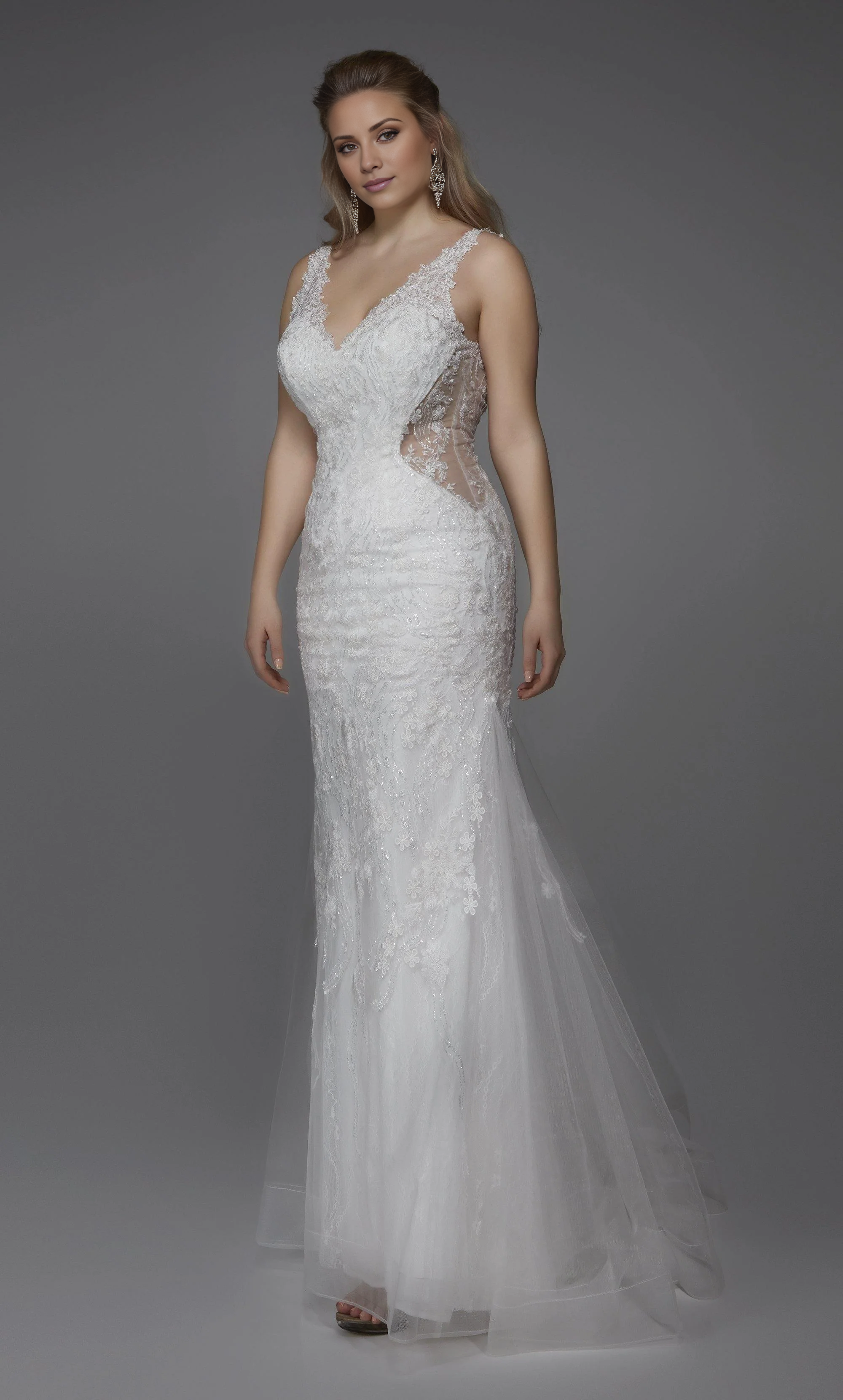Lace V-neck slim fit trumpet shaped V-back wedding dress