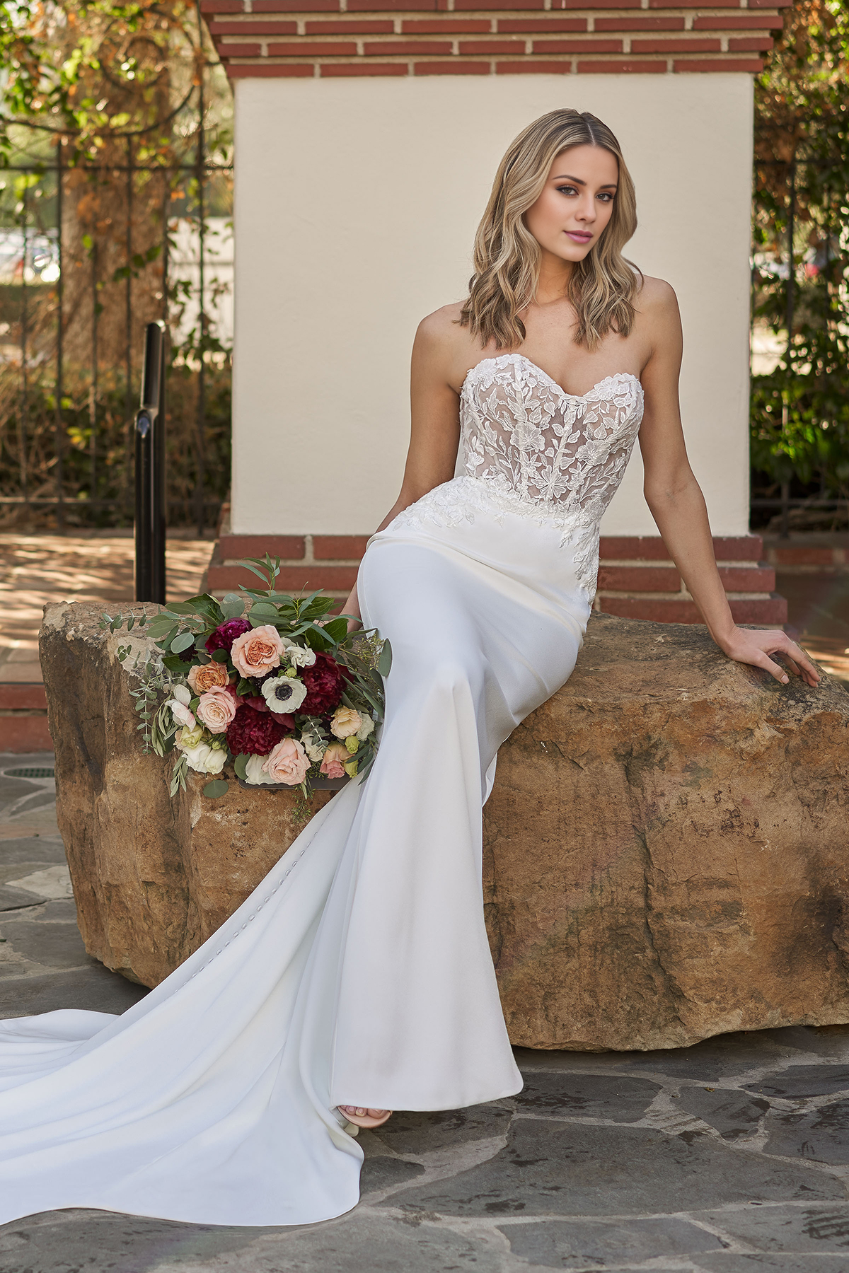 Strapless sweetheart tight corset with slim fit horn and floor length wedding dress