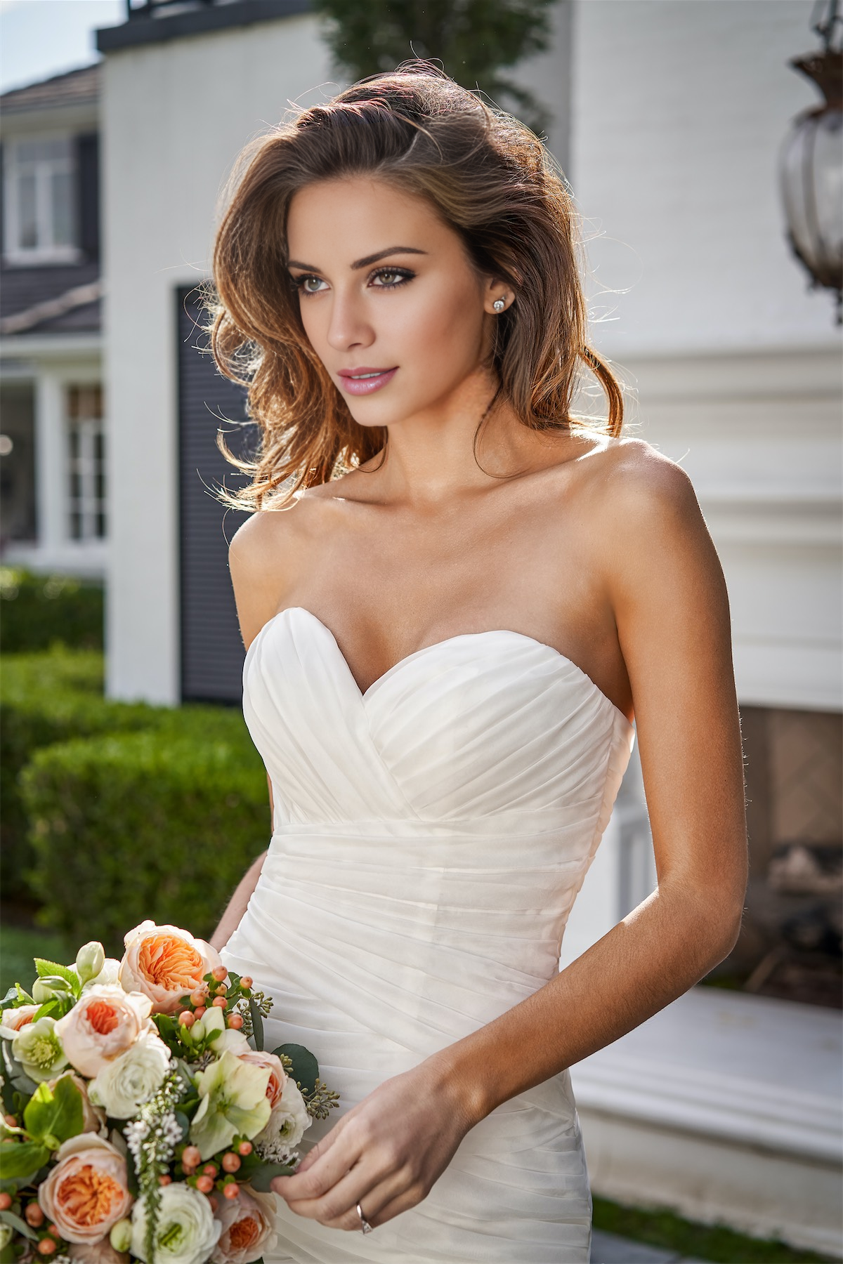 Classic Sweetheart strapless pleated pearl fishtail dress