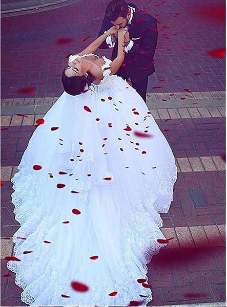 Tulle V-Neck Lace Appliques Ball Gown Beaded Wedding Dresses