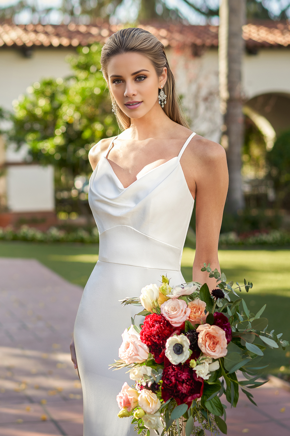 Satin pleated collar slim fit horn and floor length wedding dress