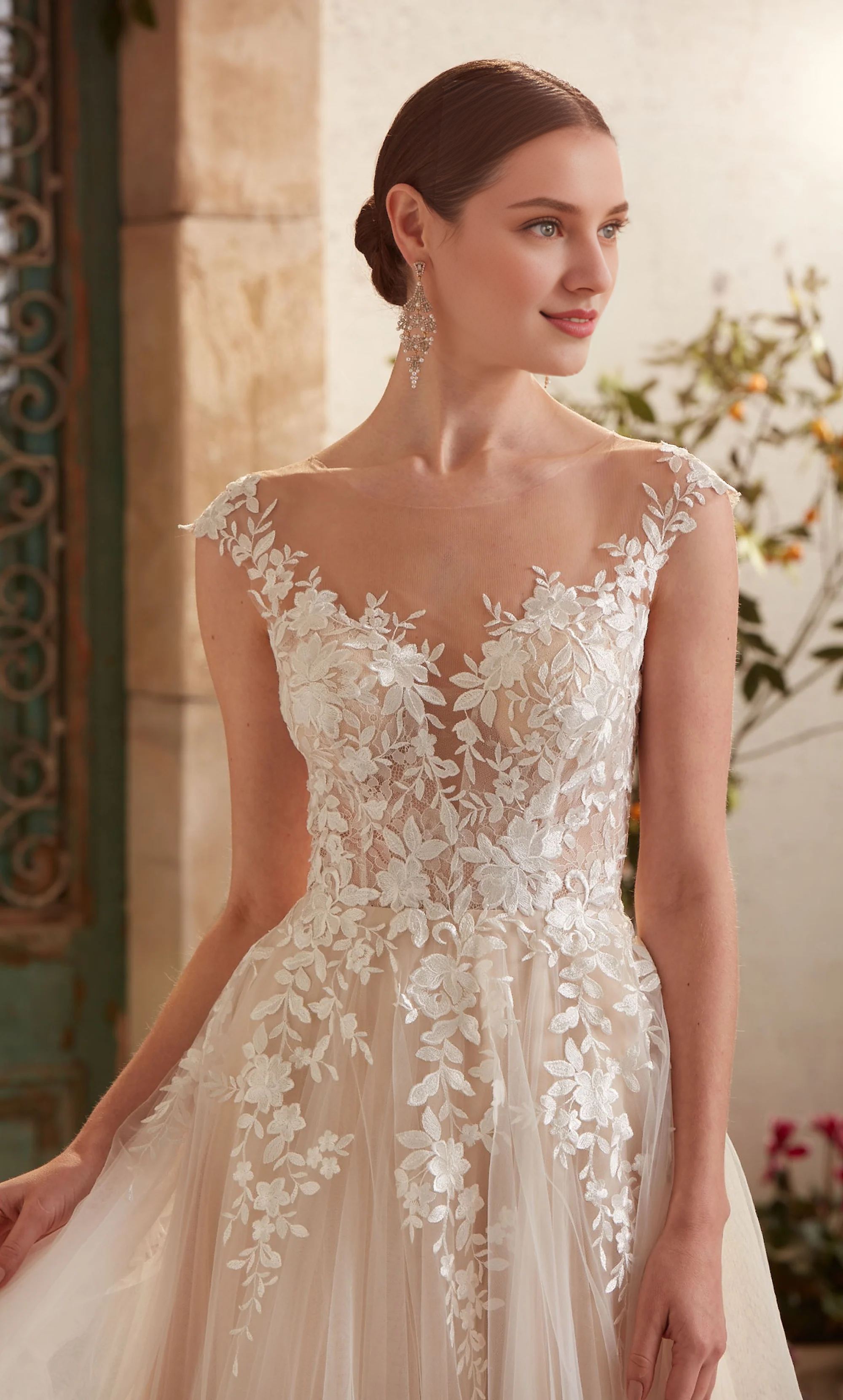 Thin gauze lace deep V-neckline V-shaped illusion tight corset bead decoration wedding dresses