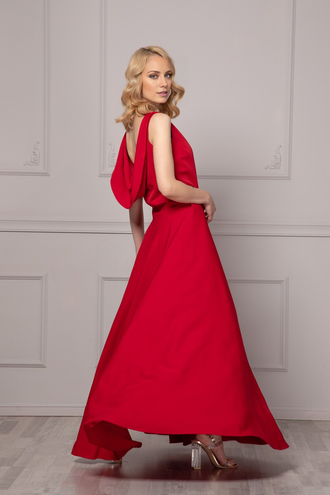 Jimiss - Sleeveless backless boat neck and floor length Prom dress