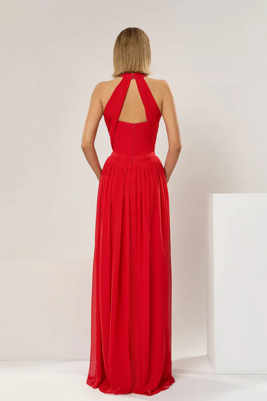 Hanging neck heart-shaped neckline and floor length gown evening dresses