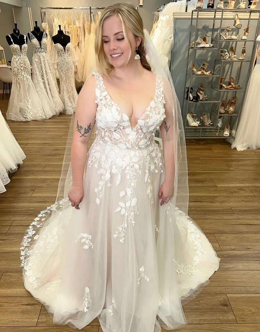 Aimishang Wedding Dress A-Line V-Neck Plus Size With Appliques