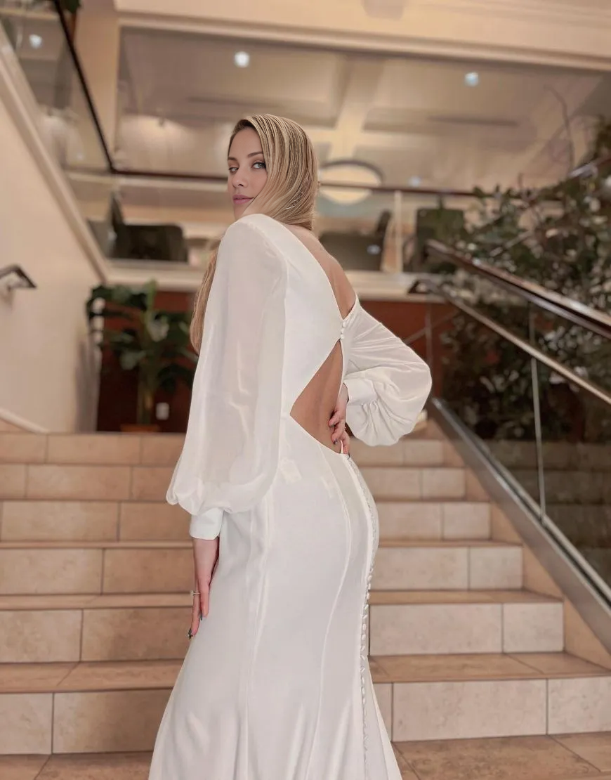 Aimishang Wedding Dress Sheath-Column Sleeves Chapel Train Keyhole Satin