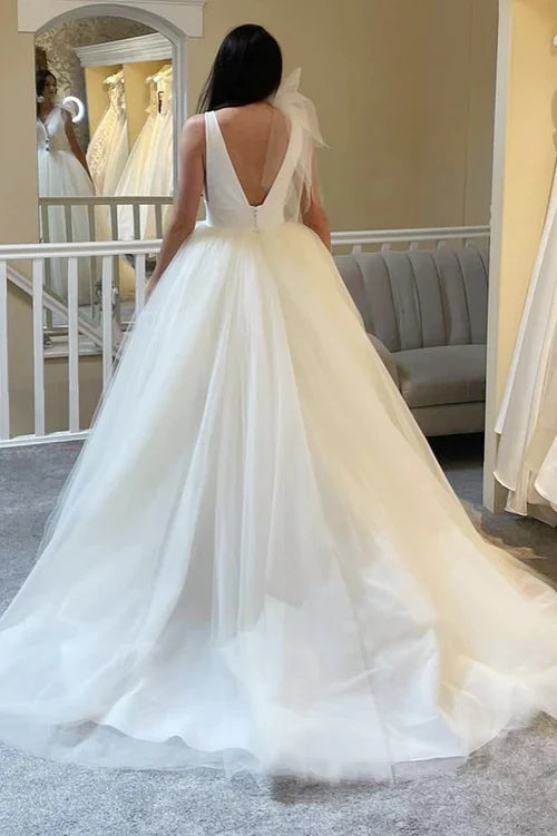 Aimishang Elegant A-Line White Tulle Plunge V Open Back Wedding Dress