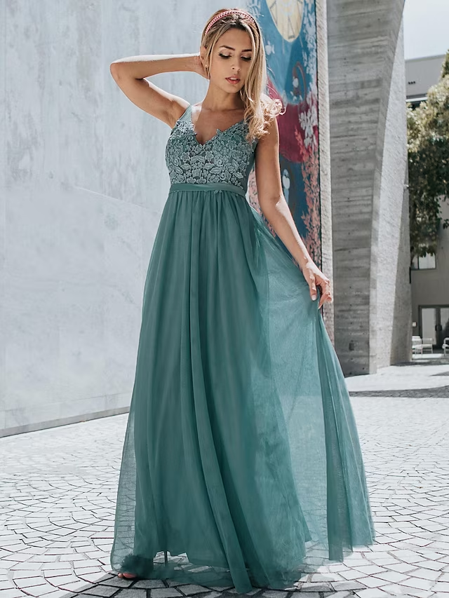 A-Line Empire Holiday Prom Dress V Neck V Back Sleeveless Floor Length Chiffon with Appliques
