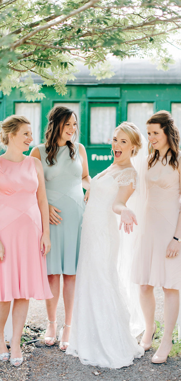 Charming Scoop Neck Knee Length Bridesmaid Dresses.DB10468