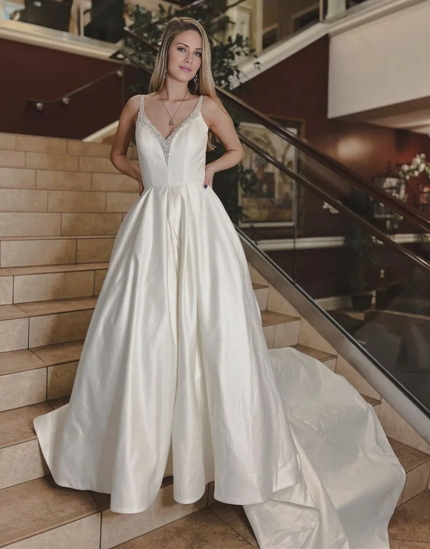 Aimishang Wedding Dress Noble A-line V-Neck Chapel Train Satin With Beading