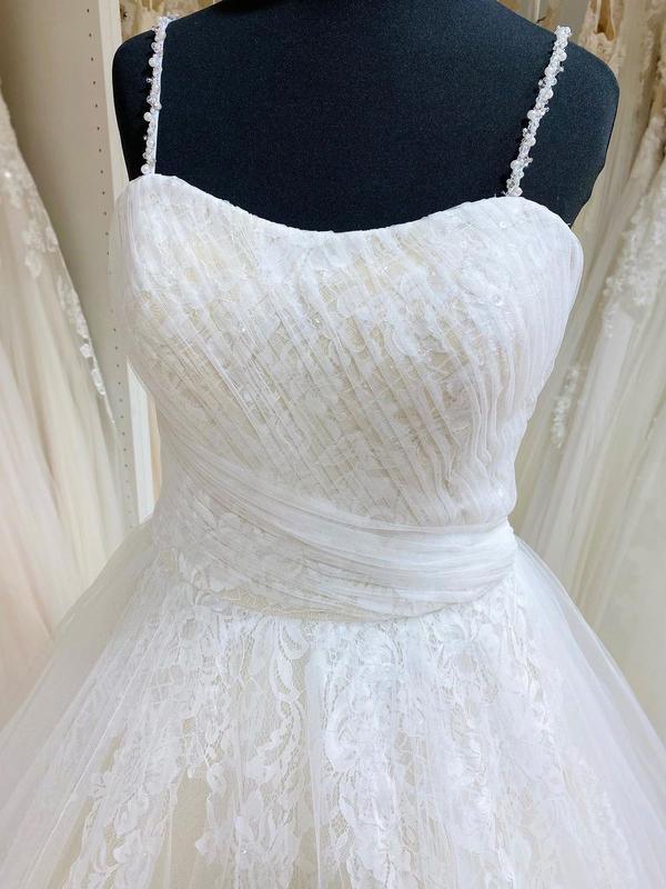Ball Gown Tulle Lace Spaghetti Straps Appliqued Wedding Dresses TN267