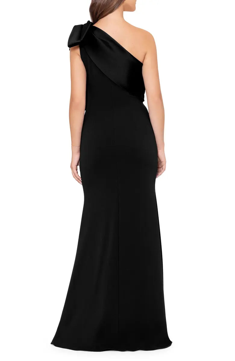 A simple and elegant satin bow fish tail and floor length evening dress