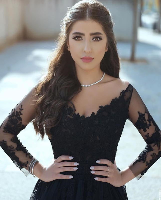 Black Tulle Prom Dresses V-neck Lace Sleeves