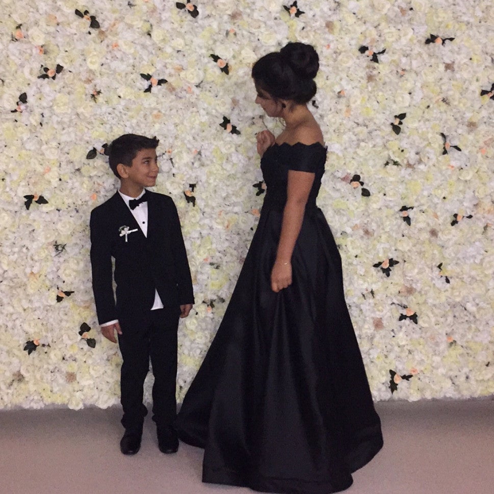 Elegant Lace Appliques V-neck Off-the-shoulder Floor Length Satin Evening Dresse