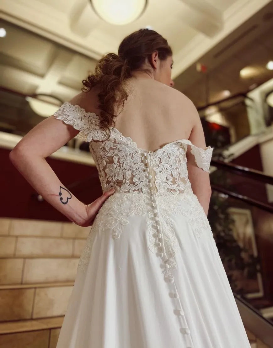 Aimishang A-Line Wedding Dress Off The Shoulder Chapel Train Lace And Satin