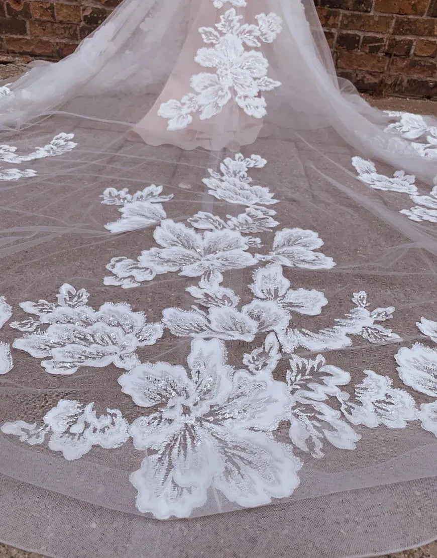 Aimishang Wedding Dress Mermaid Spaghetti Straps Chapel Train With Appliques