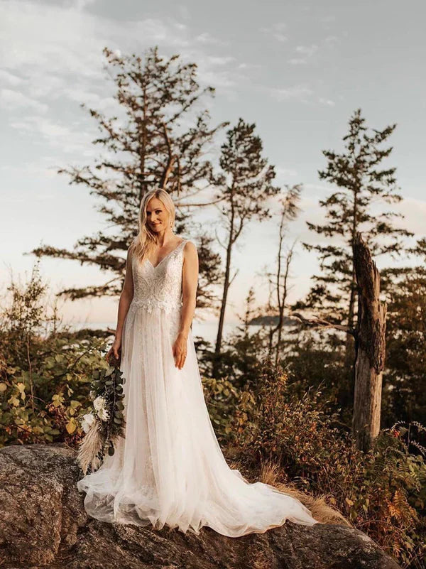 Elegant V-Neck Backless Appliques Tulle A-line Wedding Dresses Beautiful