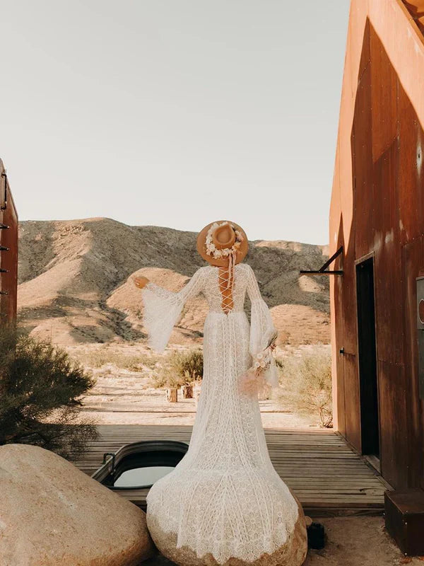 Wonderful Longsleeves Illusion V-neck Lace Wedding Dresses A-Line Backless Bridal Gowns Charming