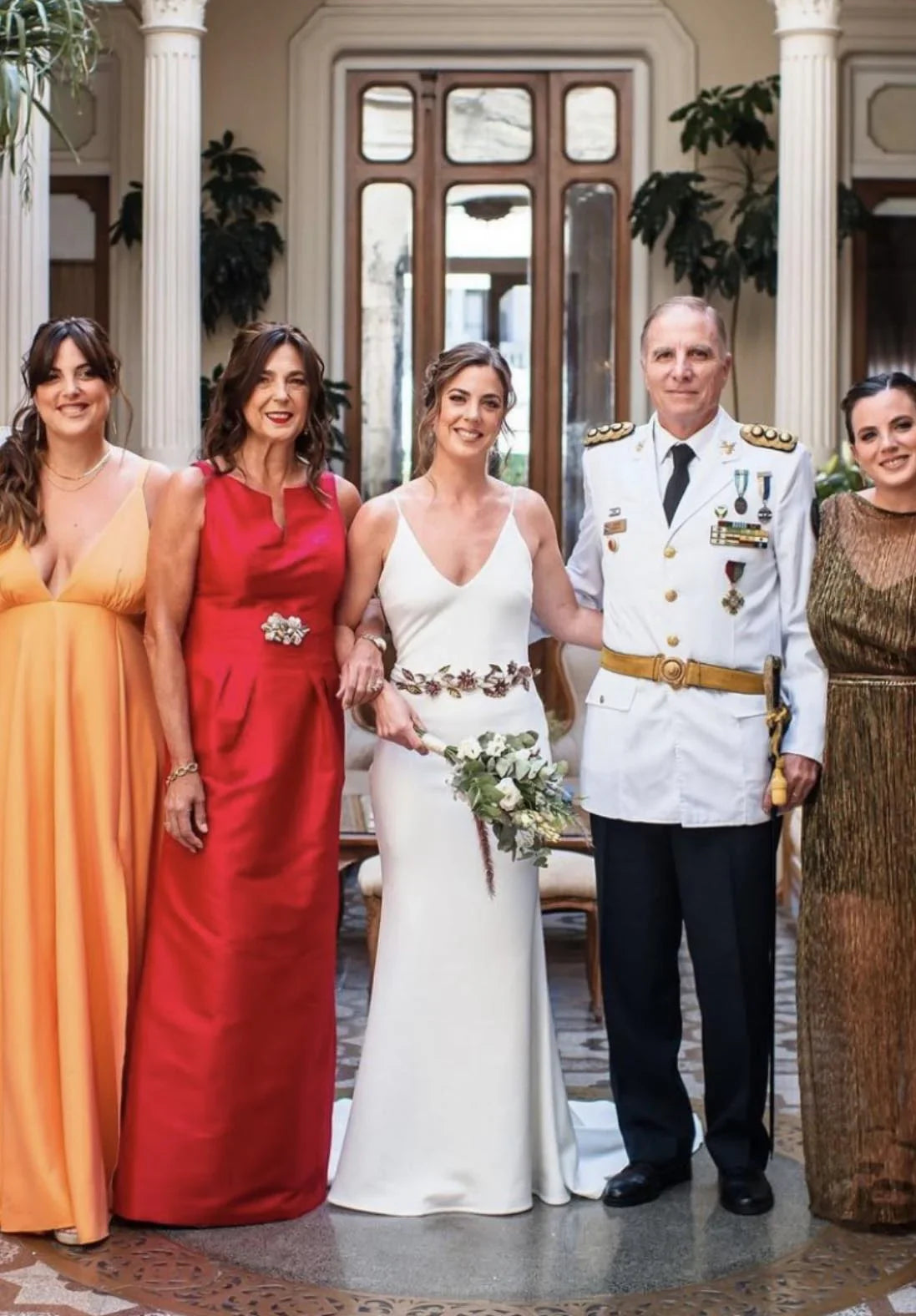 Aimishang Dress Wholesale Elegant V-neck Cowl Back Long Wedding Dress Simple Bridal Gown Charming