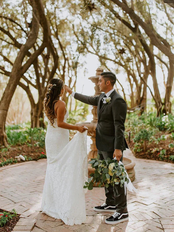 Simple Lace Spaghetti Straps V-Neck Sheath Wedding Dress Floor Length Elegant