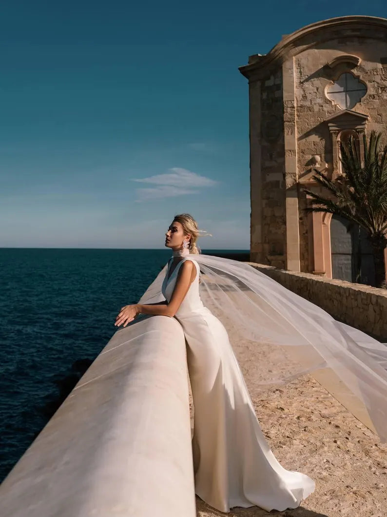 Aimishang Dress Wholesale Mermaid Deep V-neck line Satin Elegant Wedding Dress Floor-Length Bridal Grown