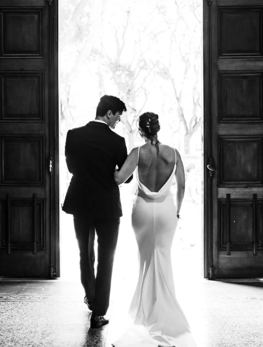 Aimishang Dress Wholesale Elegant V-neck Cowl Back Long Wedding Dress Simple Bridal Gown