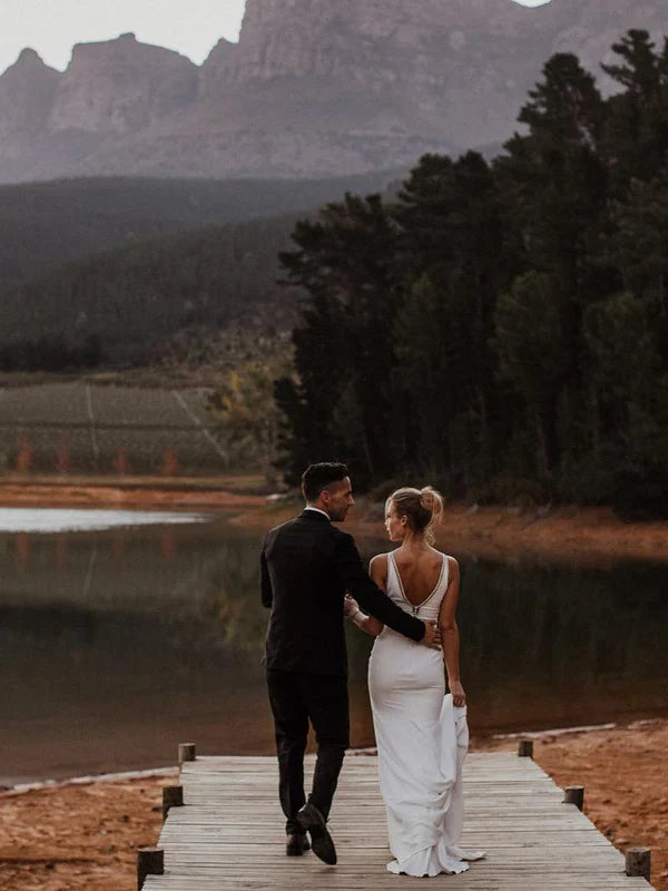 Elegant Mermaid Back-V Sleeveless Chapel Train Satin Appliqued Wedding Dresses Charming