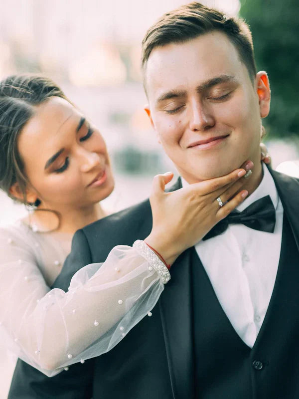 Noble Beaded Tulle Long Sleeves Lace Illusion A-line Wedding Dresses Elegant