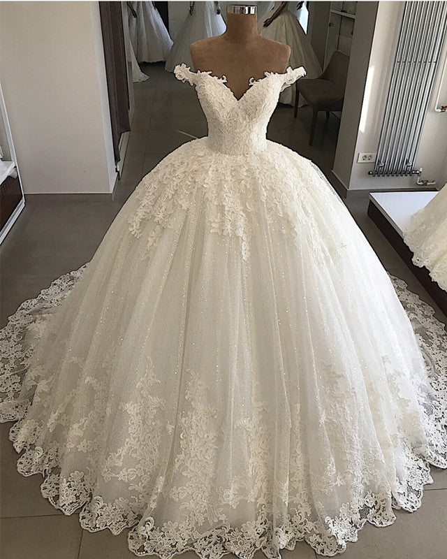 Vintage Pearl Beaded Tulle Ballgown Wedding Dresses Lace Edge