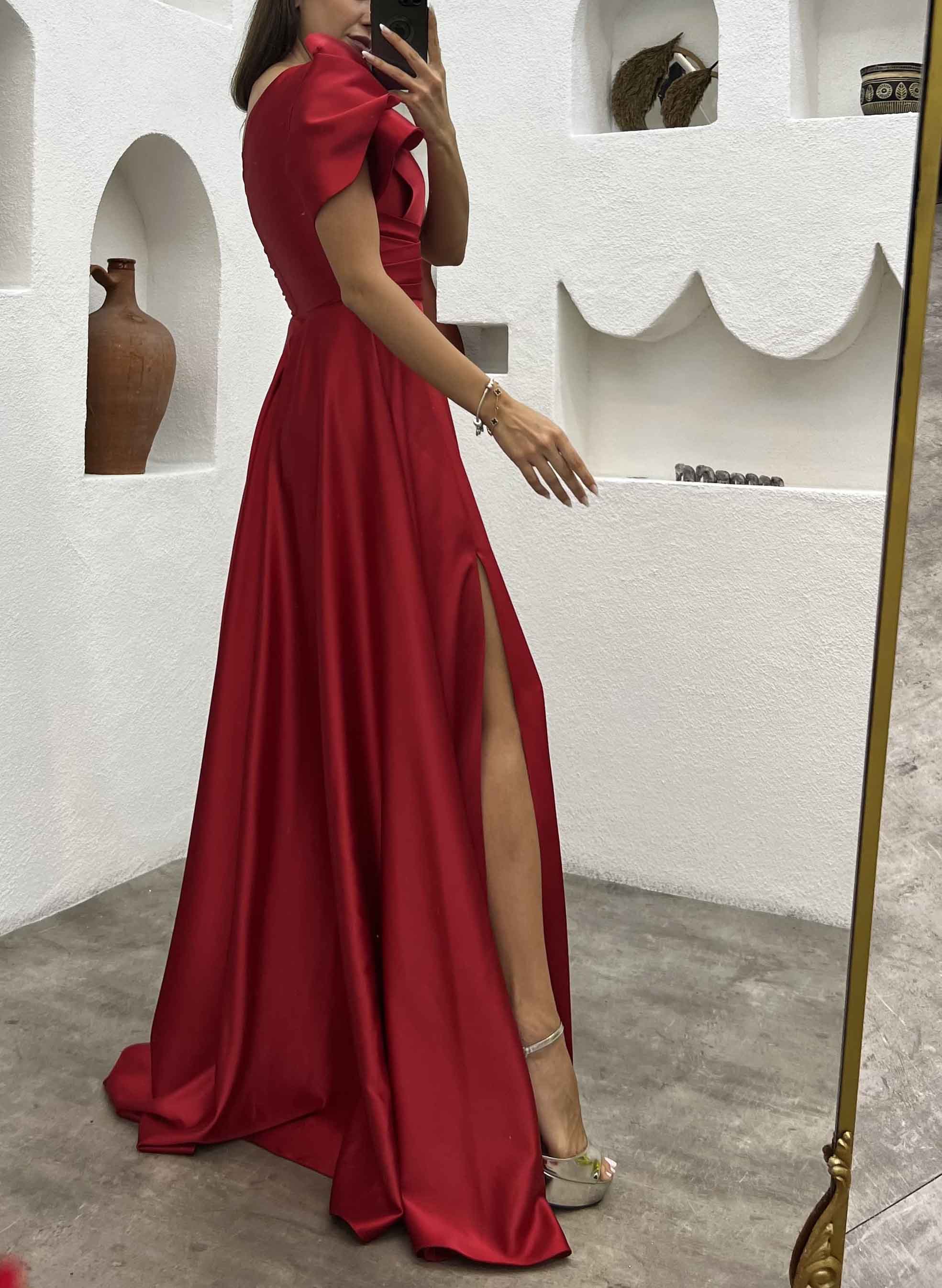 One Shoulder A Line Satin Bridesmaid Dress With Ruffle Short Sleeves Sweep Train Elegant Evening Dress