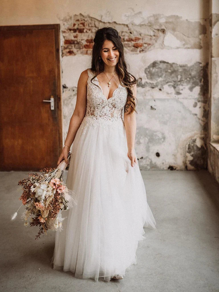 Simple Backless Tulle Wedding Dresses A-line Appliqued Bridal Gowns Charming